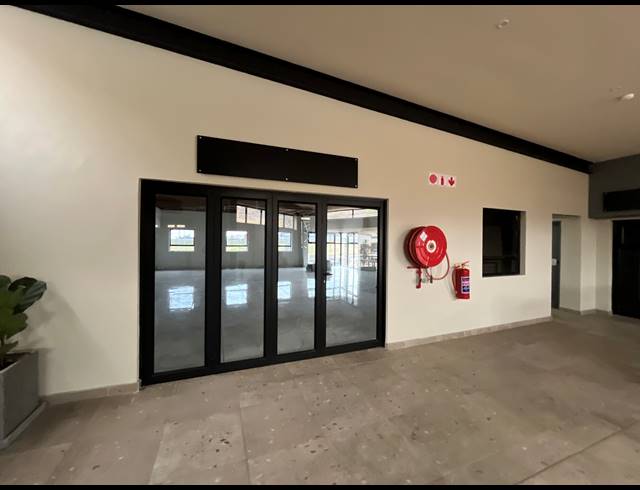 118M² OFFICE TO LET IN SUNNYROCK